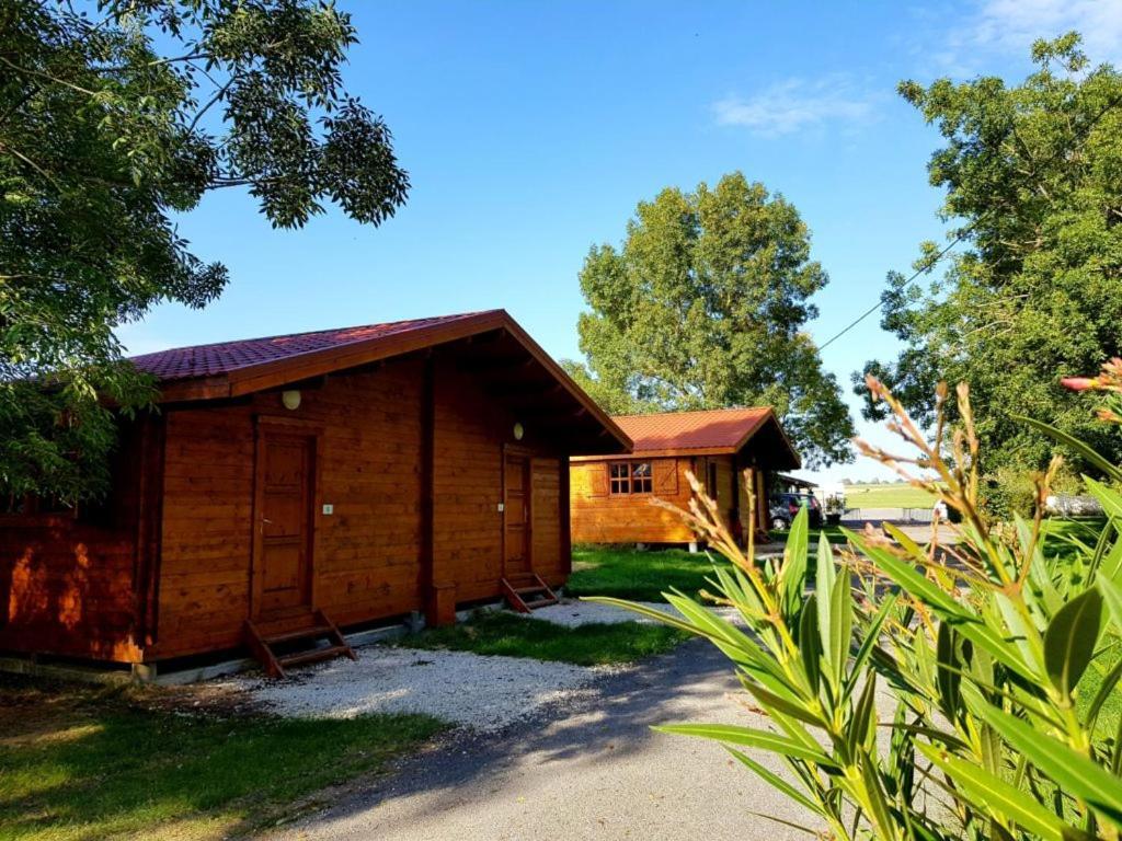 Camping Les 2 Salamandres Arces-sur-Gironde Buitenkant foto